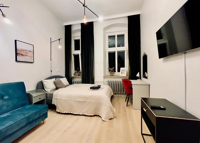 Spacious In The Center- Main Square 300m Apartament