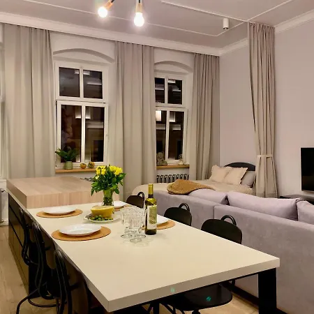 Apartment Spacious In The Center- Main Square 300m