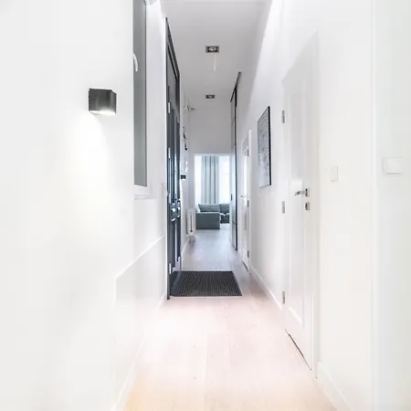 Spacious In The Center- Main Square 300m Апартаменты Вроцлав